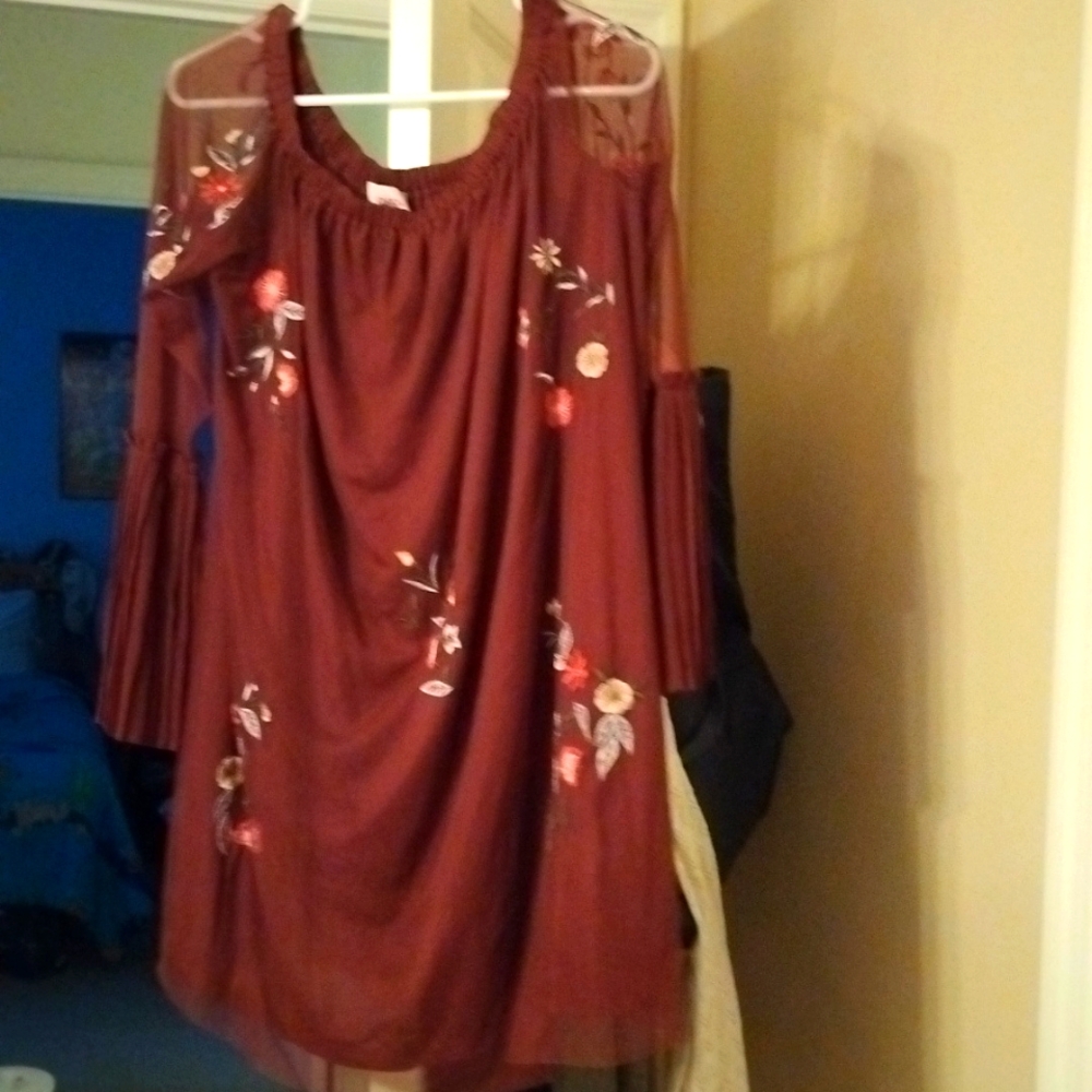 Bergandy floral blouse